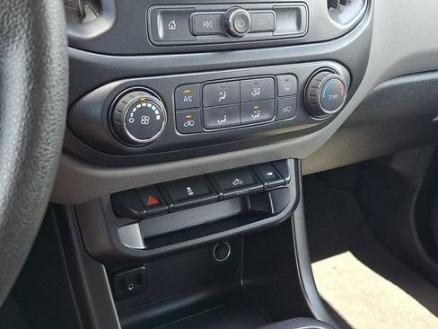 Used 2019 Chevrolet Colorado W/T w/ WT Convenience Package AWD/4WD image 15