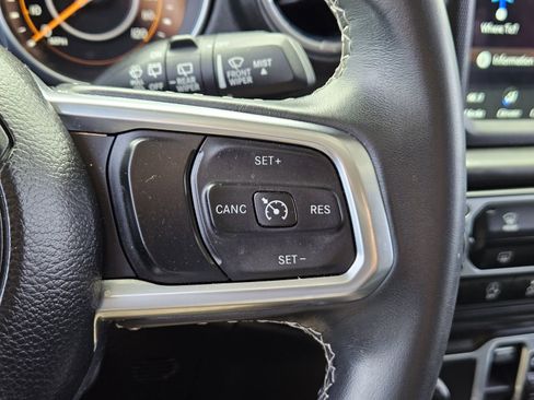 Used 2018 Jeep Wrangler Unlimited Sahara image 27