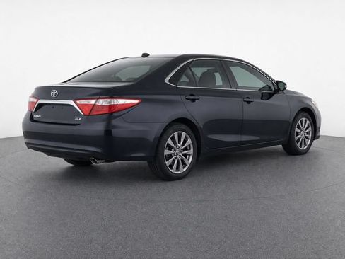 Used 2017 Toyota Camry XLE FWD image 6