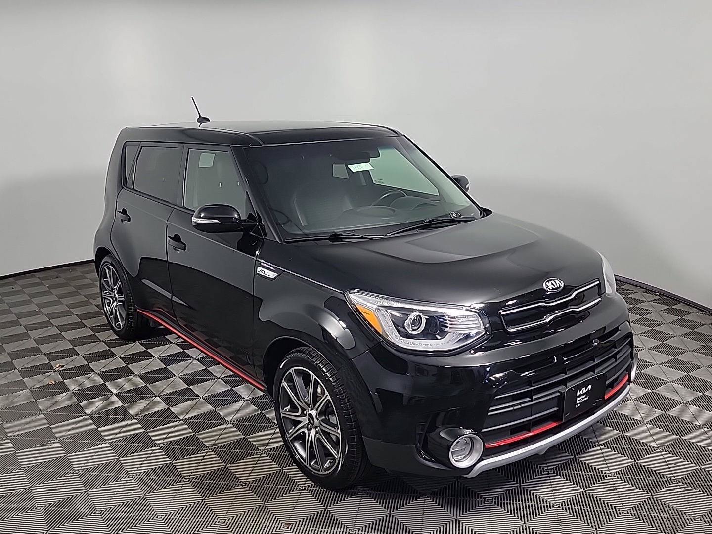 Used 2019 Kia Soul ! w/ Technology Package FWD image 2