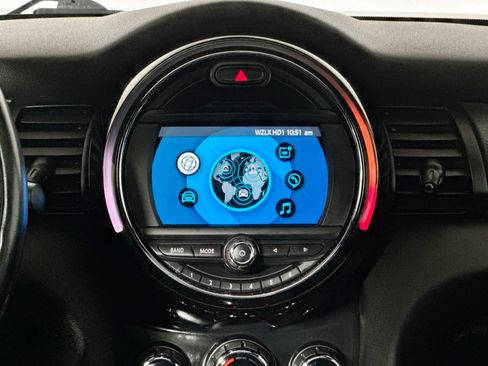 Used 2019 MINI Cooper 4-Door Hardtop image 23