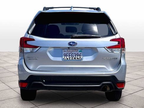 Used 2023 Subaru Forester Premium AWD/4WD image 7