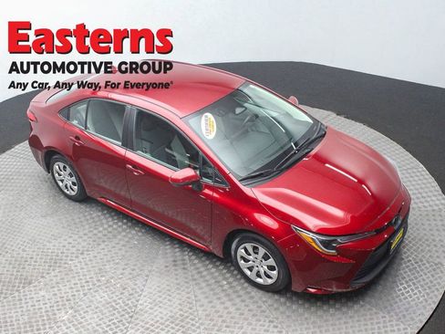 Used 2024 Toyota Corolla LE image 3