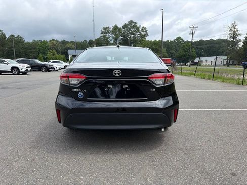 Used 2026 Toyota Corolla LE w/ LE Premium Package FWD image 6