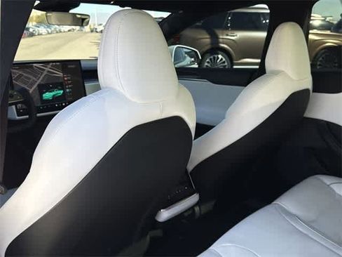 Used 2021 Tesla Model S Plaid image 15