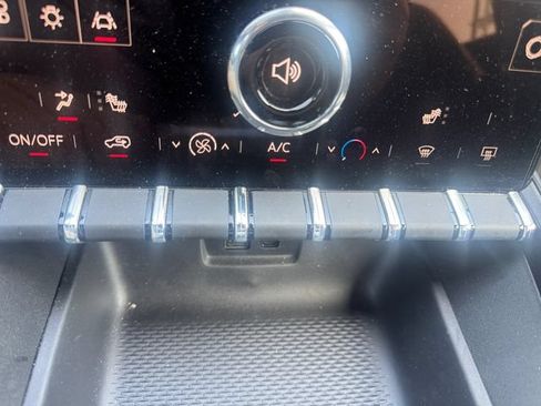 Used 2025 GMC Terrain Elevation AWD/4WD image 17