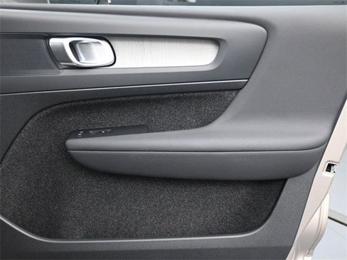 Certified 2024 Volvo XC40 B5 Plus w/ Protection Package Premier image 29