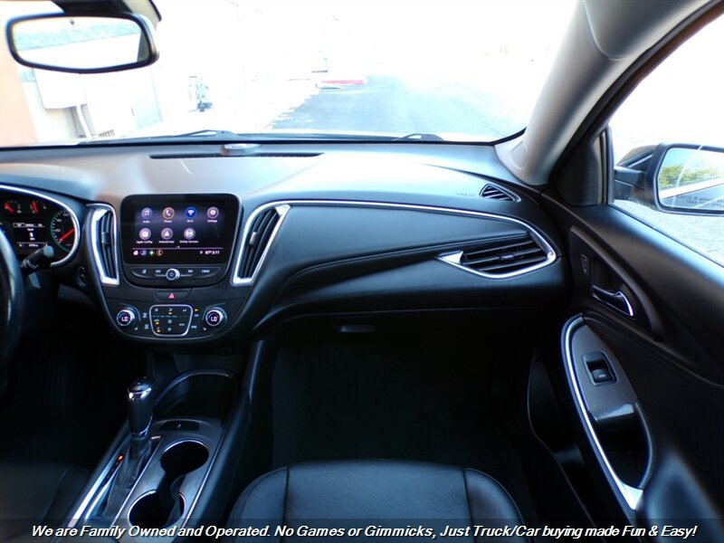 Used 2019 Chevrolet Malibu LT w/ Leather Package FWD image 34