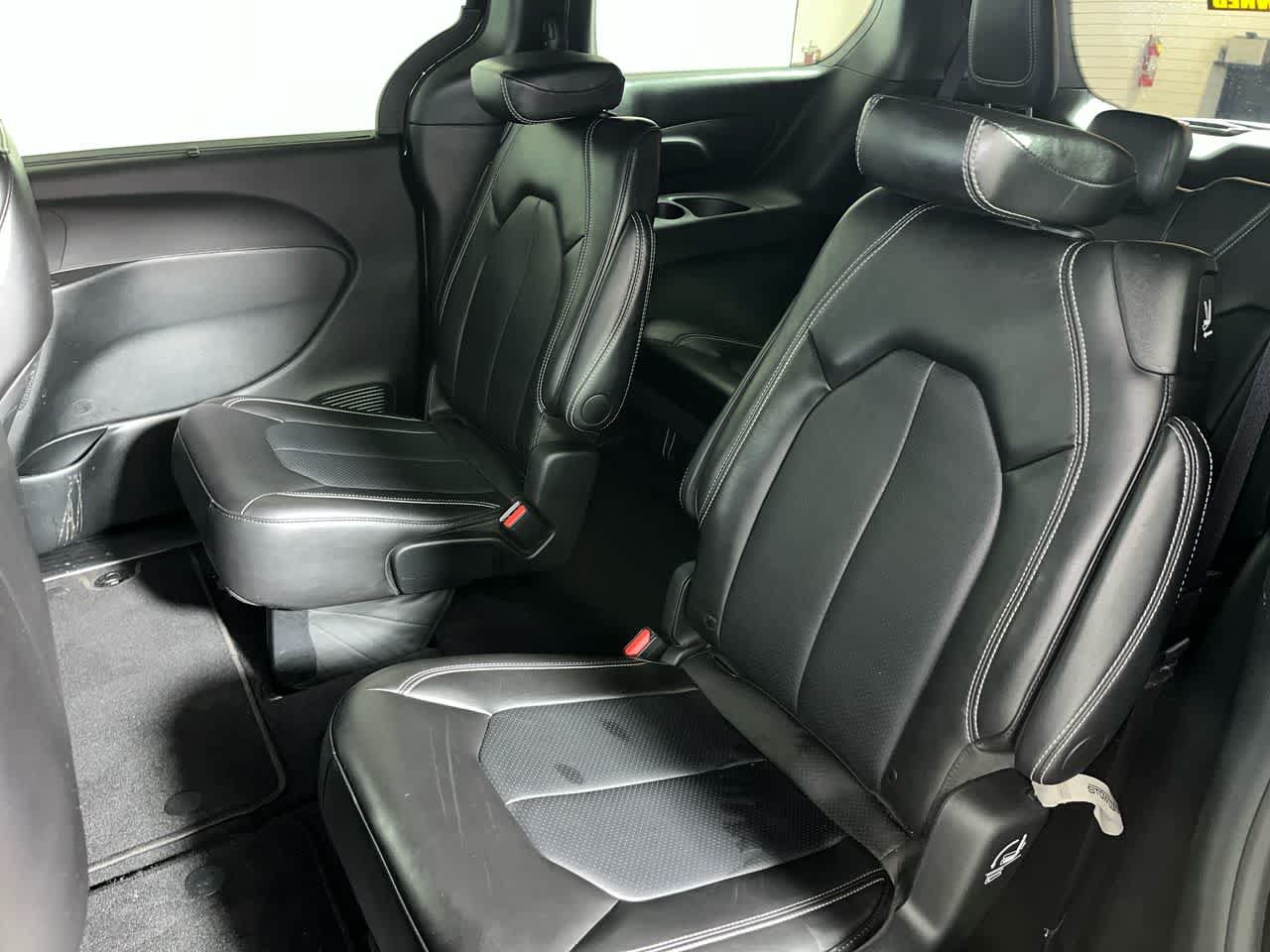 Used 2025 Chrysler Pacifica Select FWD image 27
