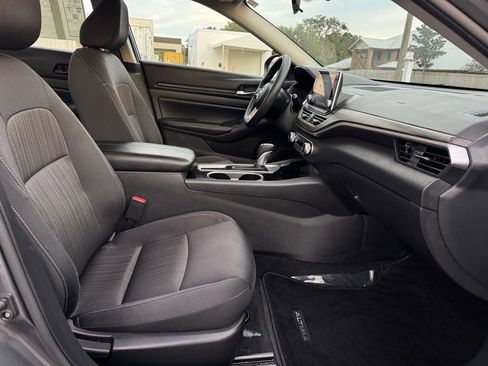Used 2024 Nissan Altima 2.5 SV image 28