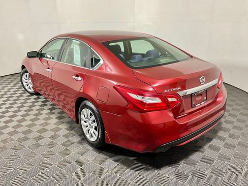 Used 2016 Nissan Altima 2.5 S w/ Power Driver Seat Package FWD image 9