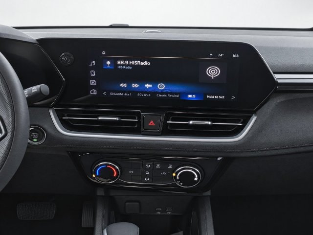 Used 2025 Chevrolet TrailBlazer LT FWD image 25