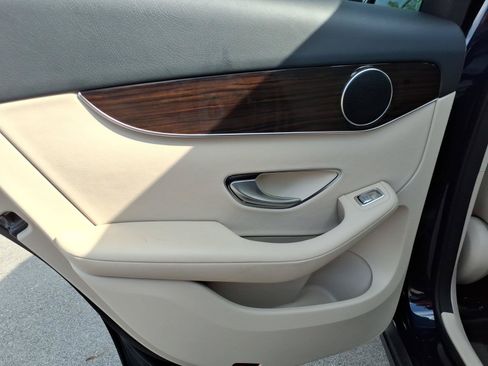 Used 2019 Mercedes-Benz GLC 300 image 14