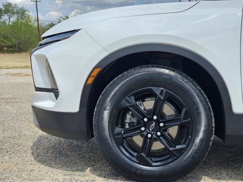 Used 2023 Chevrolet Blazer LT w/ Midnight/Sport Edition FWD image 11