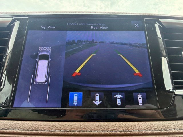 Used 2017 Chrysler Pacifica Limited FWD image 36