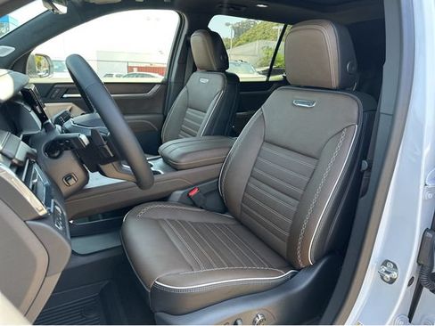 New 2026 GMC Acadia Denali Ultimate w/ LPO, Floor Liner Package AWD/4WD image 25
