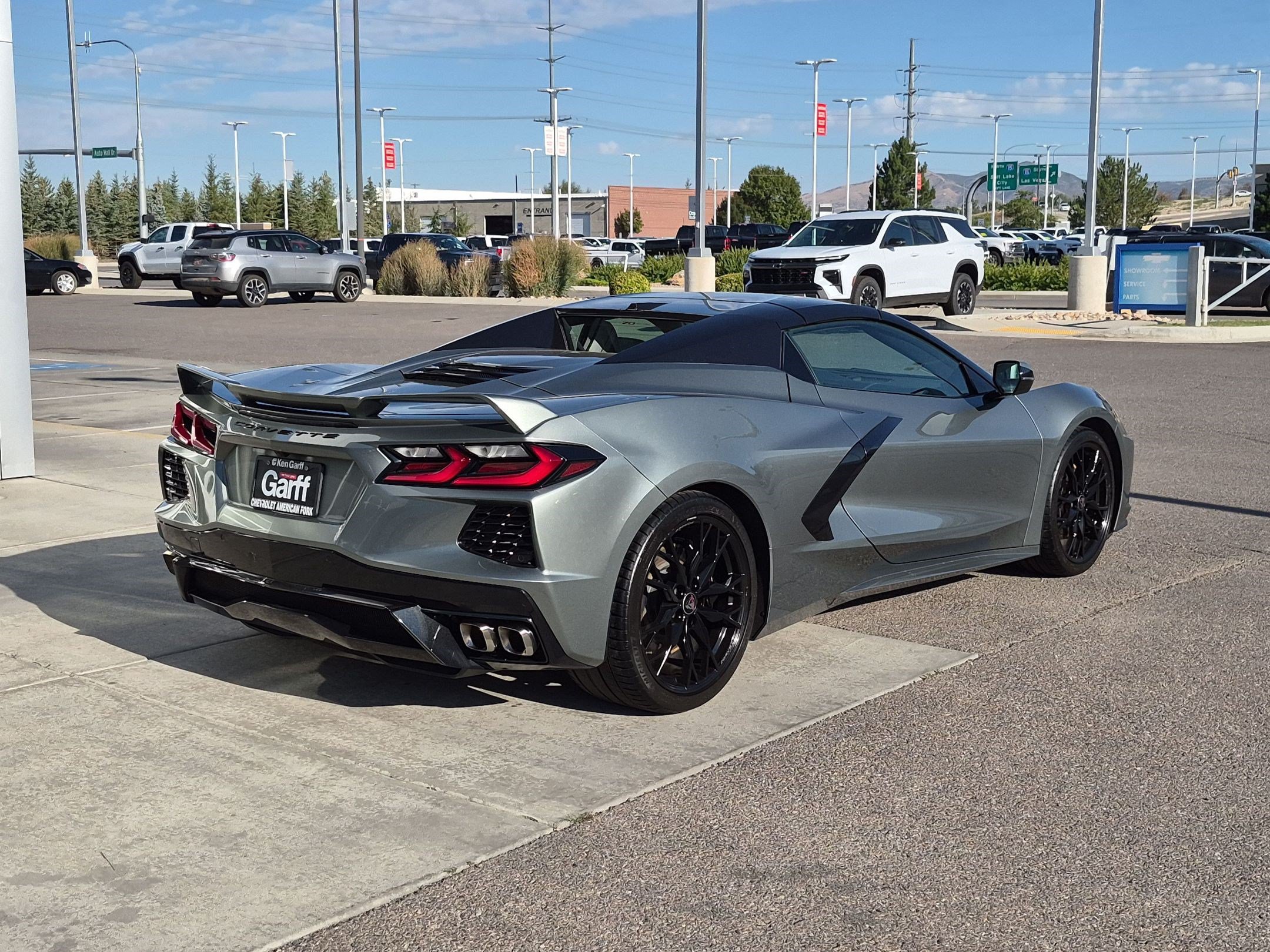 Used 2023 Chevrolet Corvette Stingray Premium Conv w/ Z51 Performance Package RWD image 3