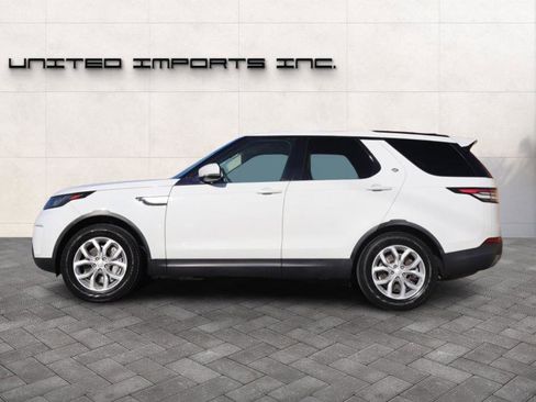 Used 2018 Land Rover Discovery SE image 4