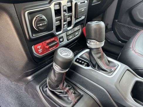 Used 2019 Jeep Wrangler Unlimited Rubicon w/ Dual Top Group image 21