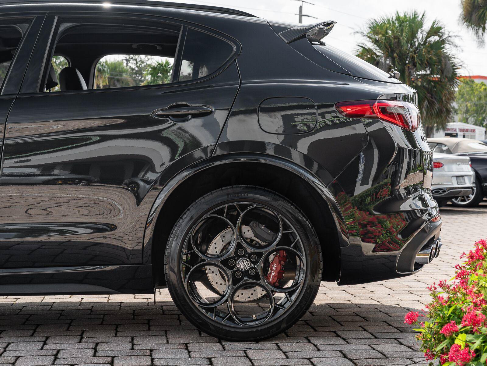 Used 2022 Alfa Romeo Stelvio Quadrifoglio w/ Active Assist Plus Package AWD/4WD image 47