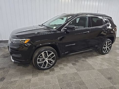 Used 2024 Jeep Compass Limited w/ Elite Group AWD/4WD image 6
