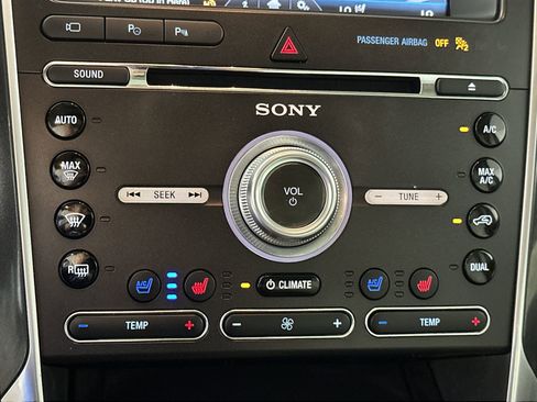 Used 2016 Ford Explorer Platinum image 23