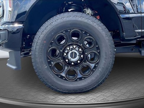 New 2026 Ford F250 Lariat w/ Black Appearance Package AWD/4WD image 13