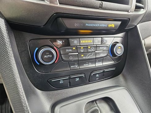 Used 2021 Ford Transit Connect XLT image 19