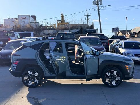 Used 2024 Hyundai Kona SEL w/ Convenience Package image 17