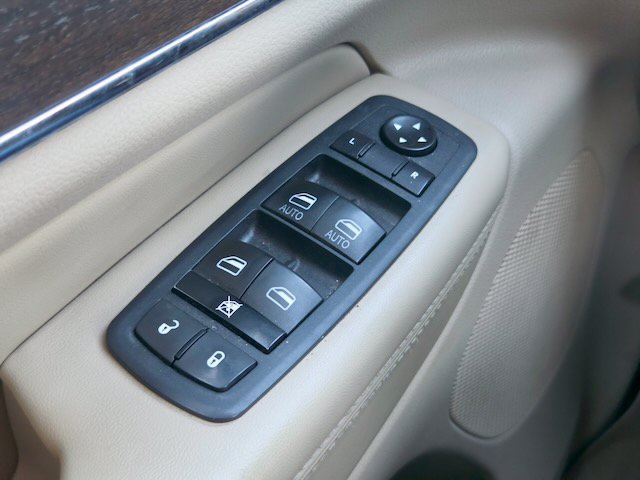 Used 2014 Jeep Grand Cherokee Limited AWD/4WD image 29