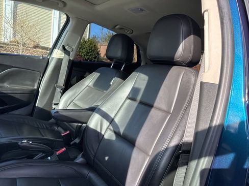 Used 2019 Buick Encore Essence w/ Experience Buick Package image 18