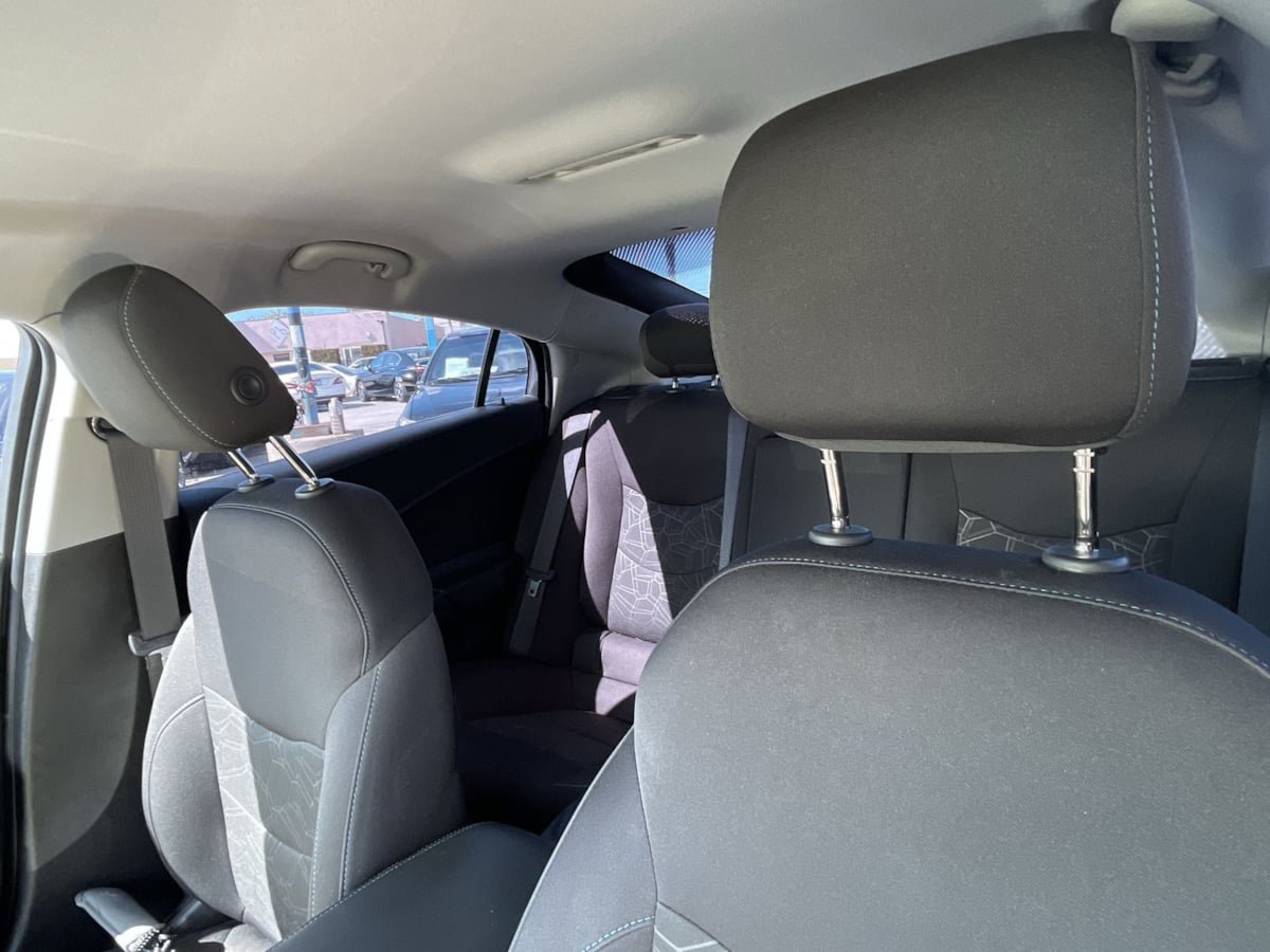 Used 2018 Chevrolet Volt LT FWD image 17