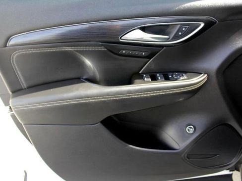 Used 2023 Buick Envision Essence image 10