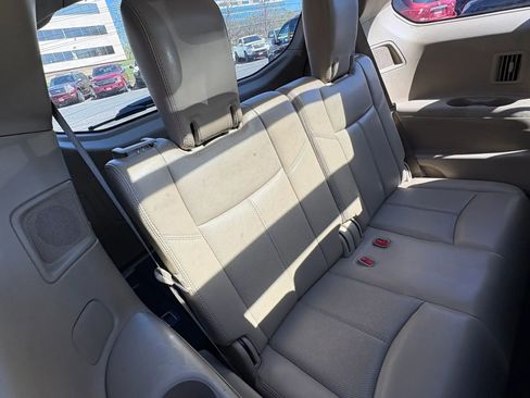 Used 2018 Nissan Pathfinder Platinum FWD image 28