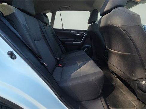 Used 2021 Toyota RAV4 XLE image 14