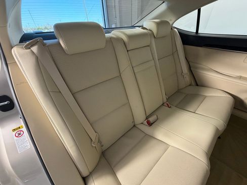 Used 2015 Lexus ES 350 image 32