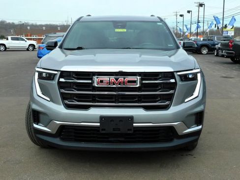 Used 2025 GMC Acadia Elevation image 3