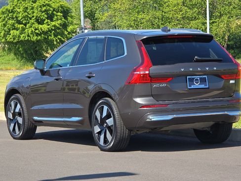 Used 2023 Volvo XC60 T8 Plus w/ Protection Package Premier AWD/4WD image 5