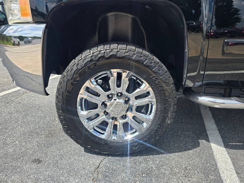 Used 2008 Chevrolet Silverado 2500 LTZ w/ Safety Package AWD/4WD image 11