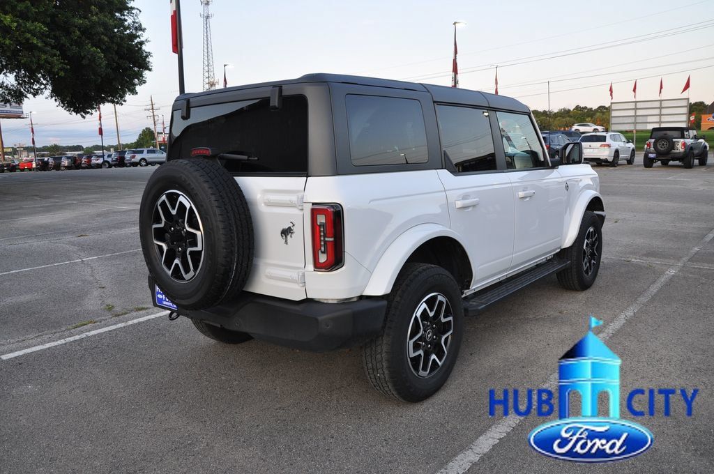 Used 2024 Ford Bronco Outer Banks AWD/4WD image 5