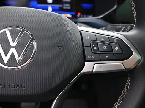 Used 2024 Volkswagen Taos SE image 28