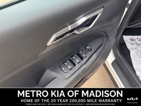 Used 2023 Kia Sportage LX AWD/4WD image 12