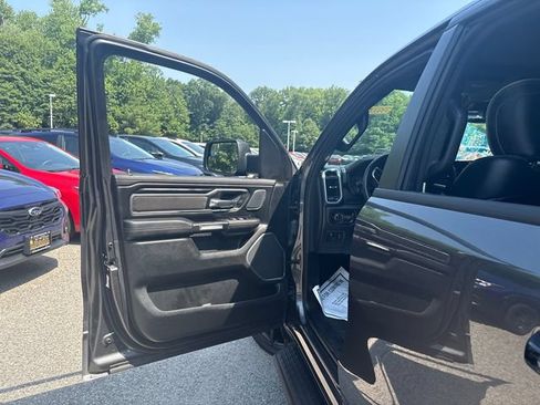 Used 2023 RAM 1500 Laramie AWD/4WD image 17