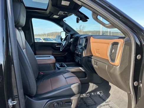 Used 2022 Chevrolet Silverado 2500 High Country w/ Z71 Off-Road Package image 15