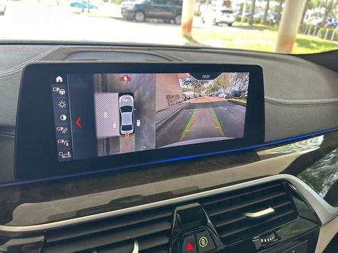 Used 2019 BMW M550i xDrive w/ Dynamic Handling Package AWD/4WD image 9