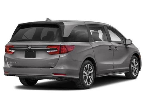 Used 2024 Honda Odyssey Touring image 2