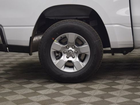New 2026 RAM 1500 4x4 Crew Cab image 8