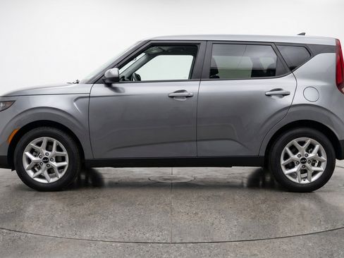 Used 2025 Kia Soul LX w/ LX Technology Package FWD image 5