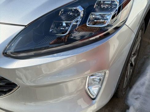 Used 2020 Ford Escape Titanium image 17