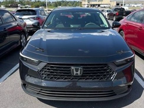 Certified 2025 Honda Accord SE image 1